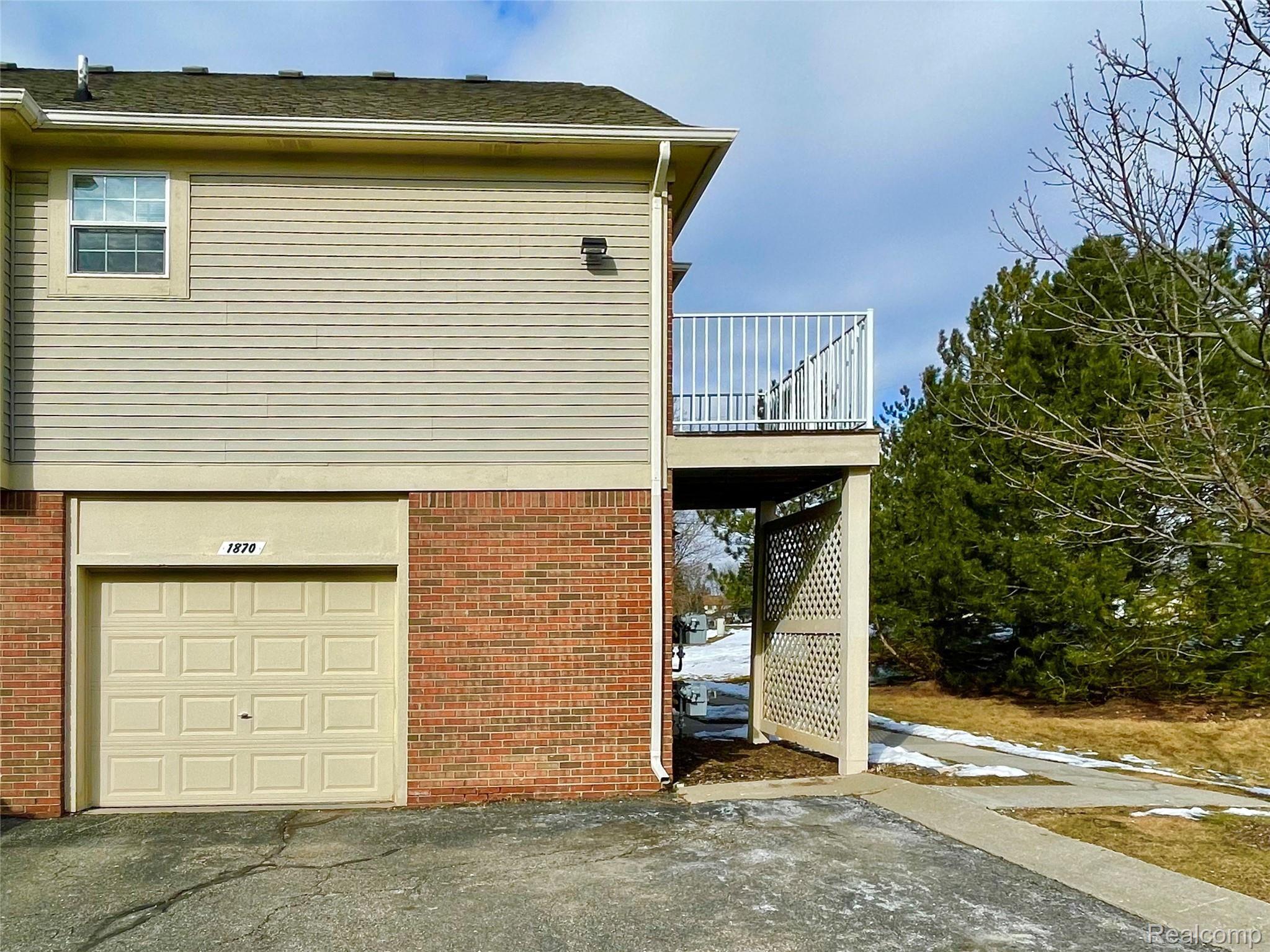 1870 Flagstone Circle Rochester, MI 48307 - Photo 29 of 30 1-car garage - end unit