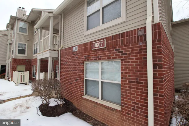 $2,295 | 11657 D Chesterfield Court, Reston, VA 20190