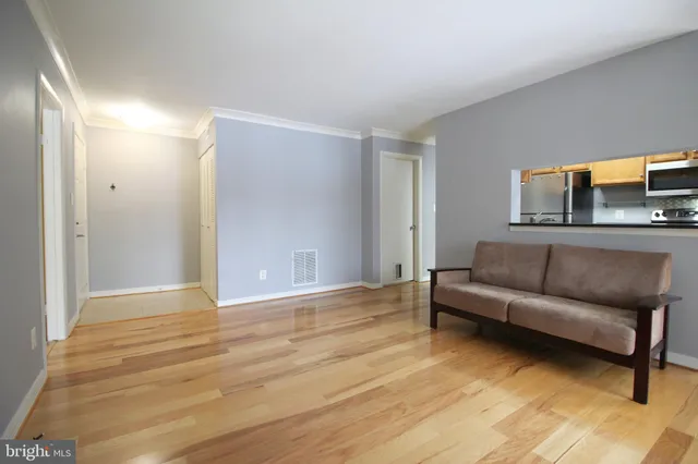 $2,295 | 11657 D Chesterfield Court, Reston, VA 20190