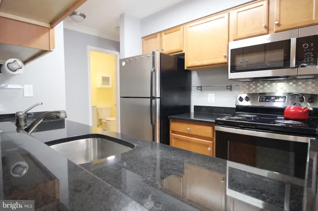 $2,295 | 11657 D Chesterfield Court, Reston, VA 20190