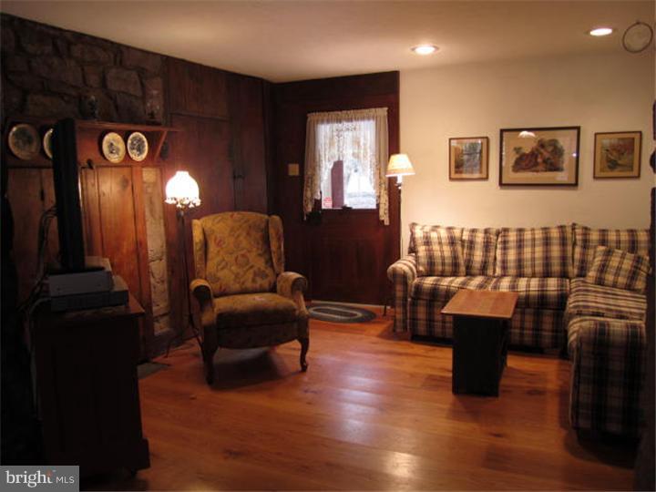 364 Fulmer Road Pottstown, PA 19465 - Photo 7 of 25 Family Room