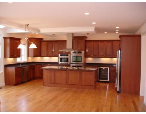 35 Carol Road Needham, MA 02492 - Photo 2 of 13