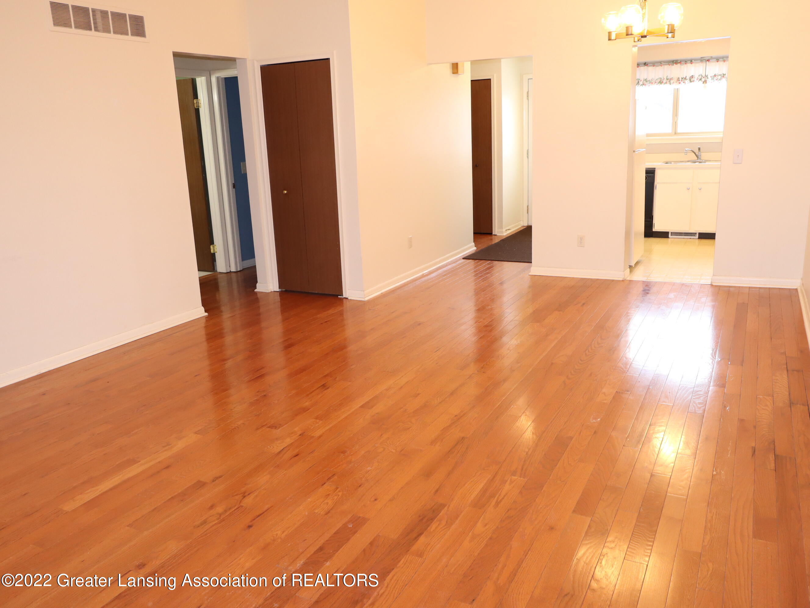5896 Okemos Road Haslett, MI 48840 - Photo 10 of 47 IMG_0470