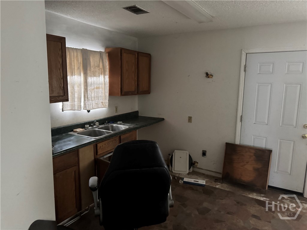 809 West 44th Street Savannah, GA 31405 - Photo 8 of 14