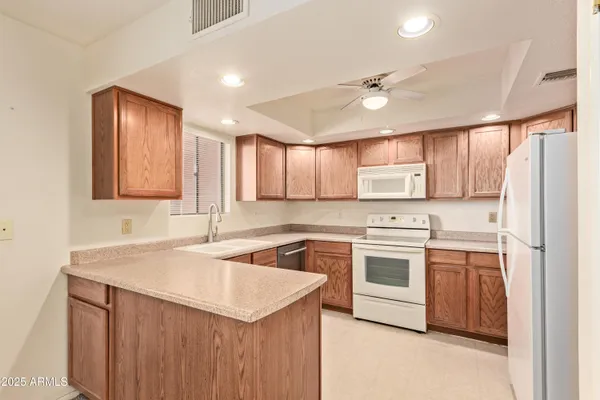 $219,000 | 12222 North Paradise Village Parkway West, Unit 429, Phoenix, AZ 85032