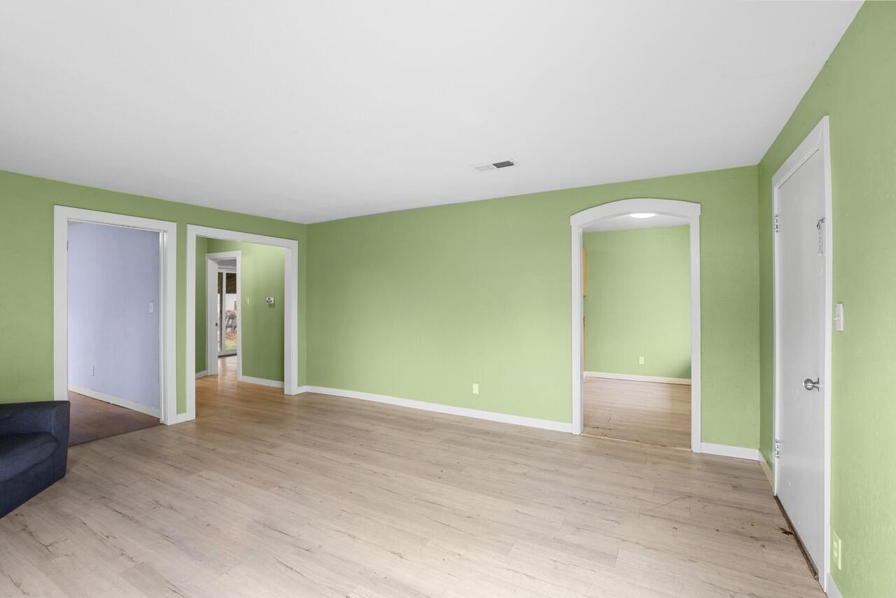 1333 Spring Street Medford, OR 97504 - Photo 3 of 18 EP1A3402 Large