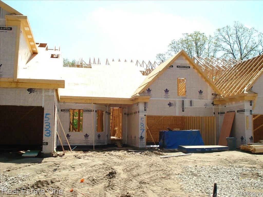 603 Poplar Court, Unit 16 Rochester, MI 48306 - Photo 1 of 12 Summit of Rochester Hills 005