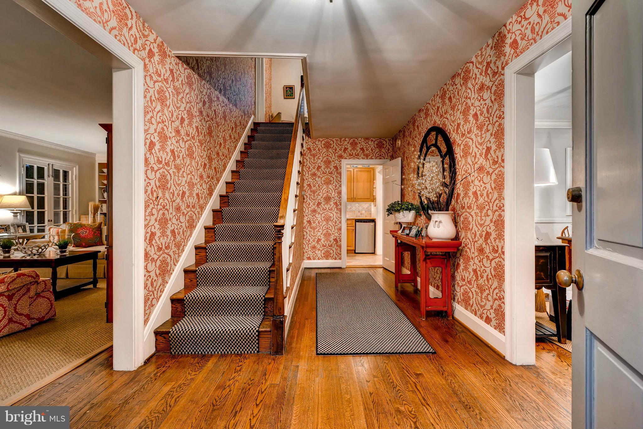 202 Upnor Road Baltimore, MD 21212 - Photo 4 of 30 Foyer