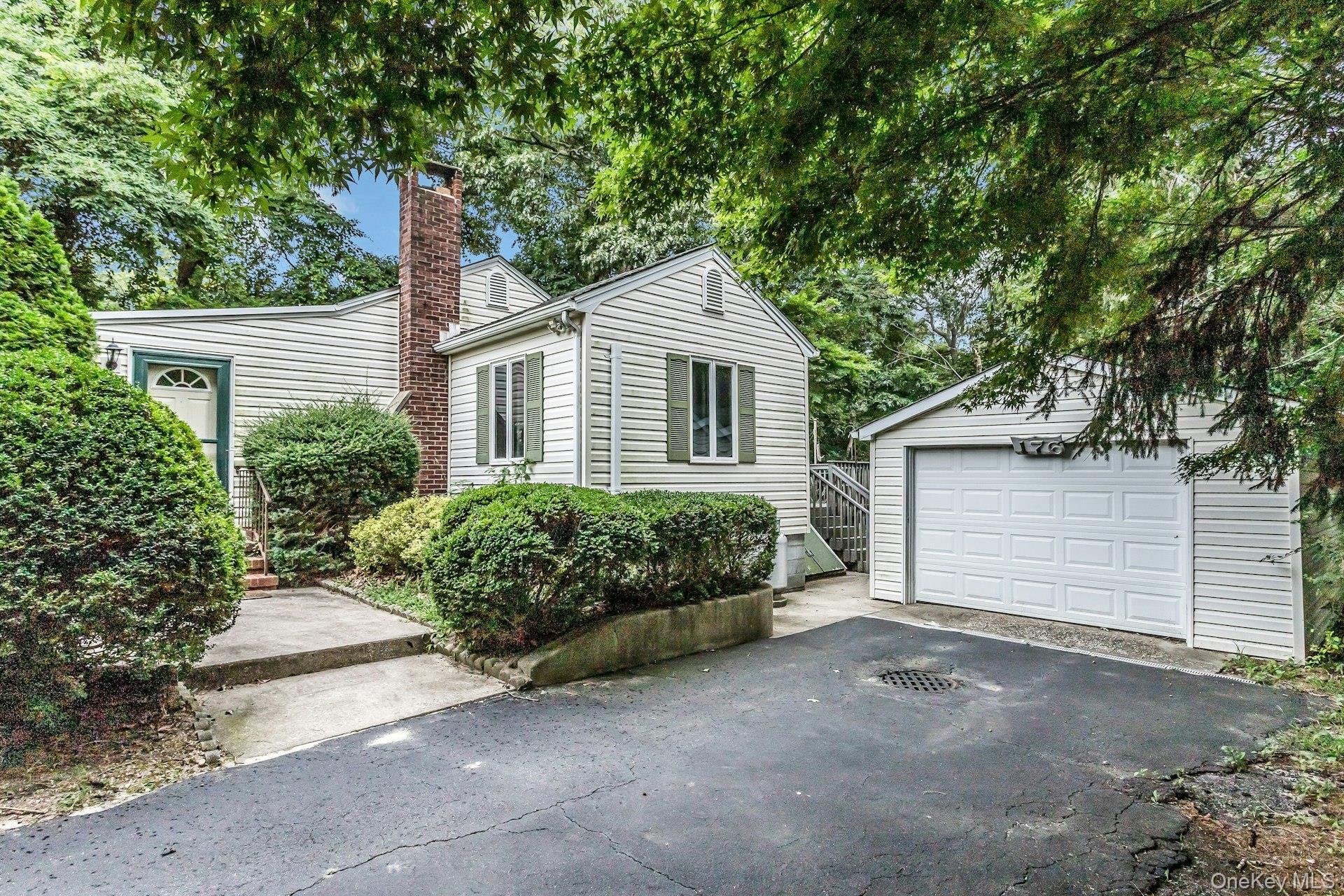 176 North Side Road Wading River, NY 11792 - Photo 5 of 29 Gallery Image 5