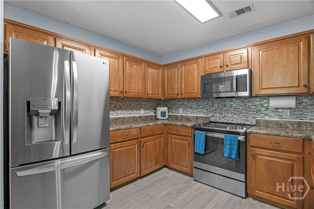86 Yellow Jasmine Court Pooler, GA 31322 - Photo 7 of 23 Kitchen