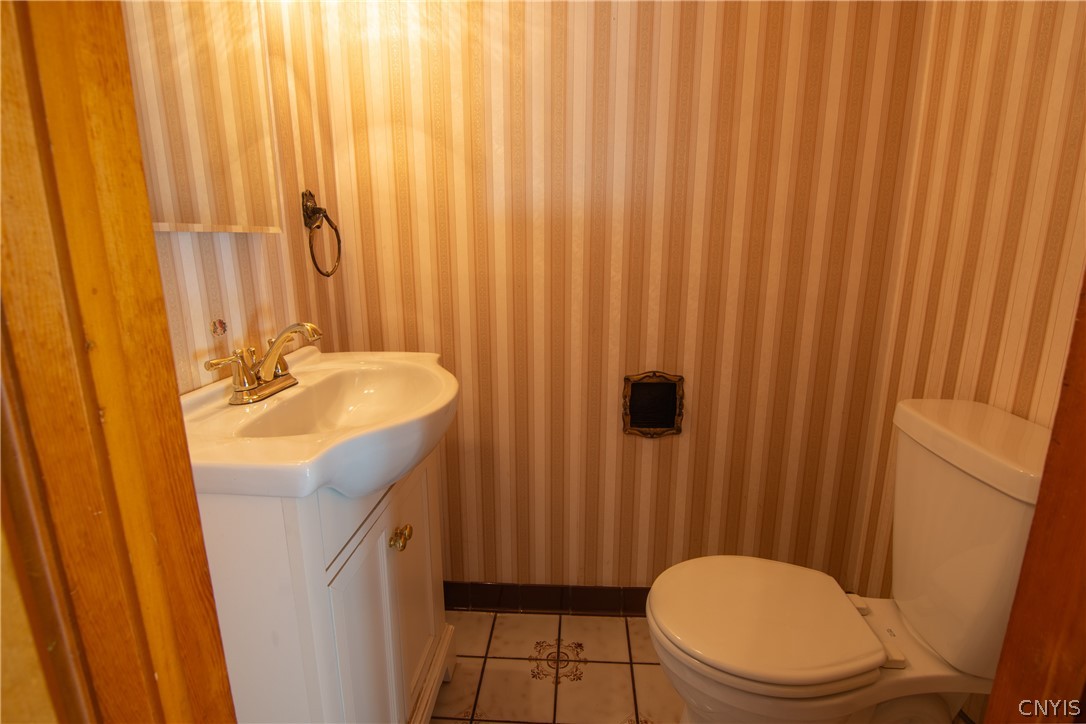 203 Ruth Road Clay, NY 13212 - Photo 23 of 34