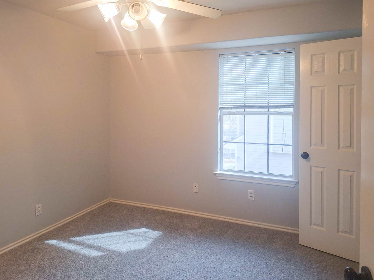 27 Summer Haze Circle Spring, TX 77382 - Photo 21 of 26 an empty room with windows