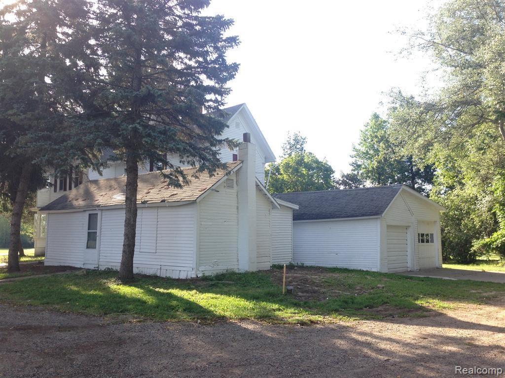 5851 North Latson Road Howell, MI 48855 - Photo 7 of 24 One of three outbuildings