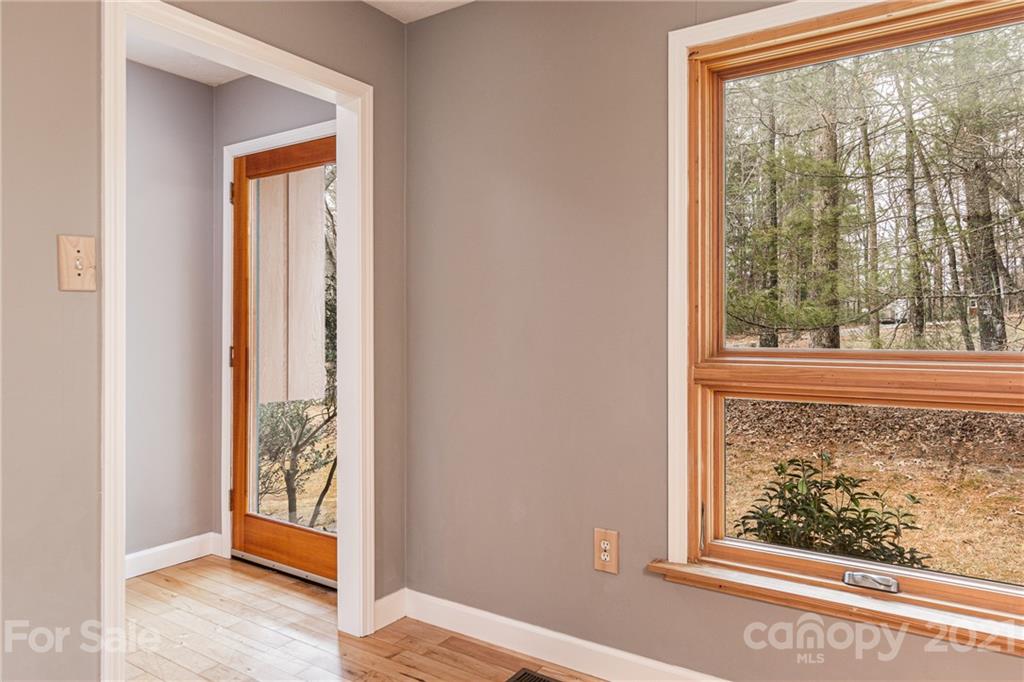 4 Wyoke Road Fletcher, NC 28732 - Photo 5 of 38 Gallery Image 5