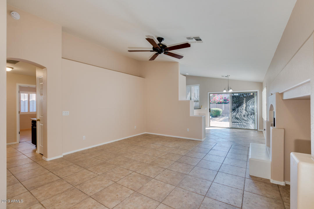 4439 East Rowel Road Phoenix, AZ 85050 - Photo 4 of 33 04-Rowel