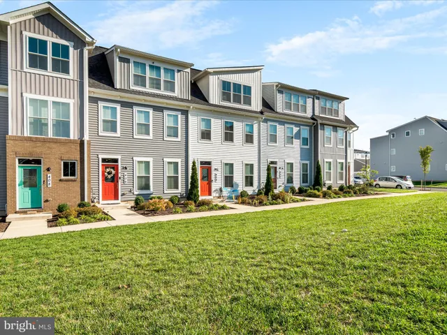 $2,550 | 404 Waverley Drive, Frederick, MD 21702