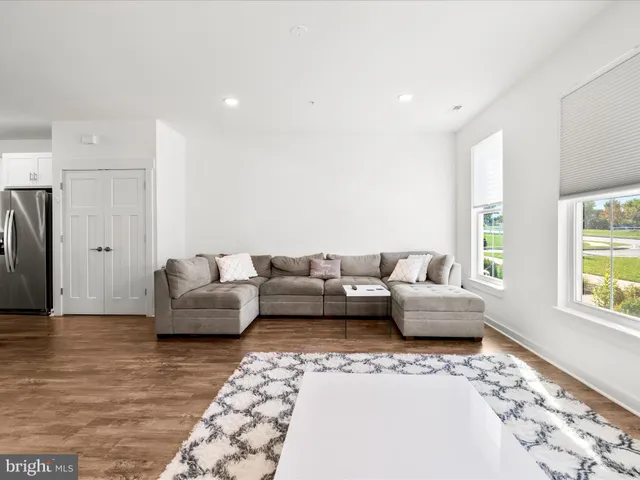 $2,550 | 404 Waverley Drive, Frederick, MD 21702