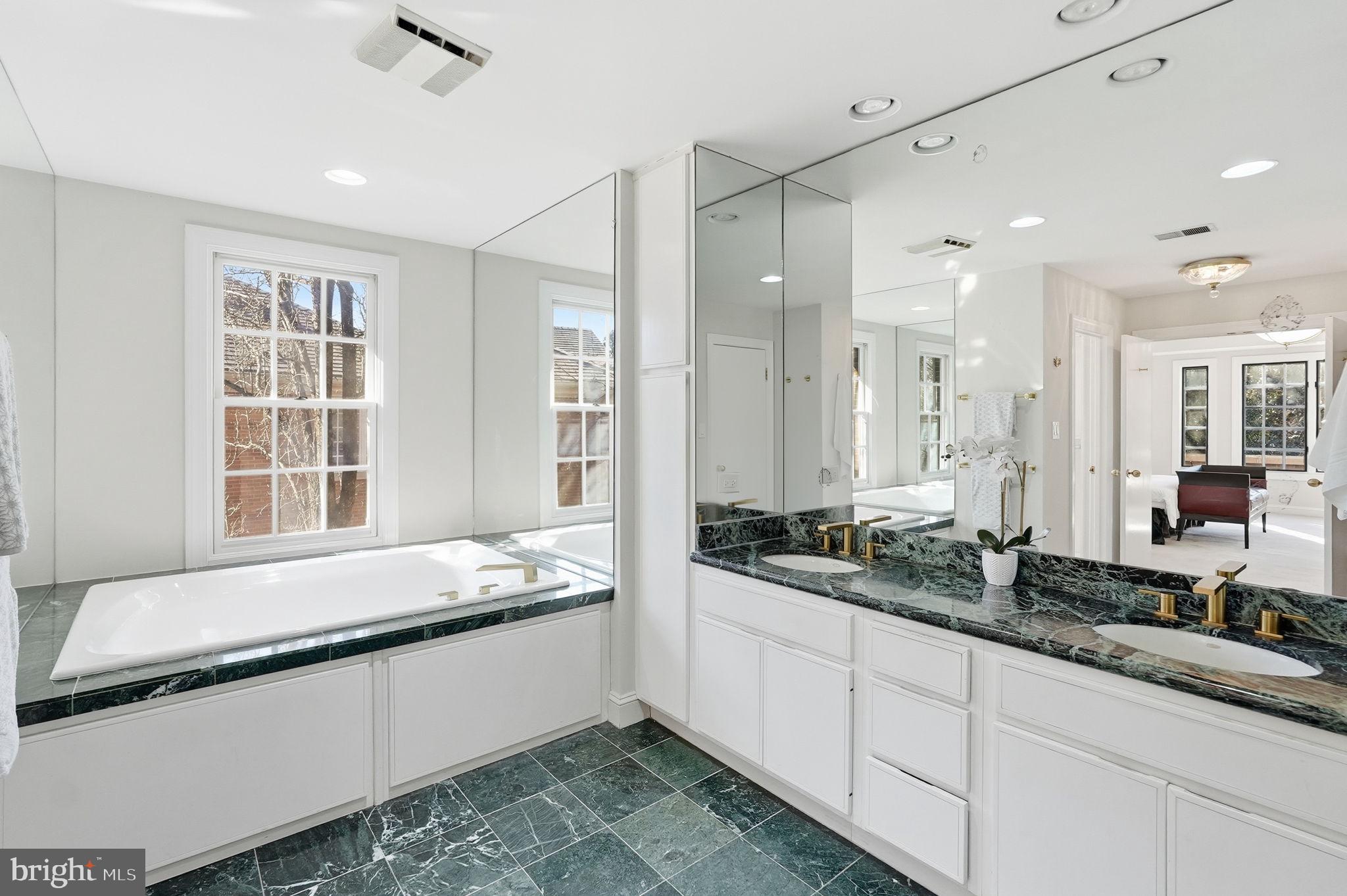 10033 Chartwell Manor Court Potomac, MD 20854 - Photo 15 of 20 Upper Level Primary Bath