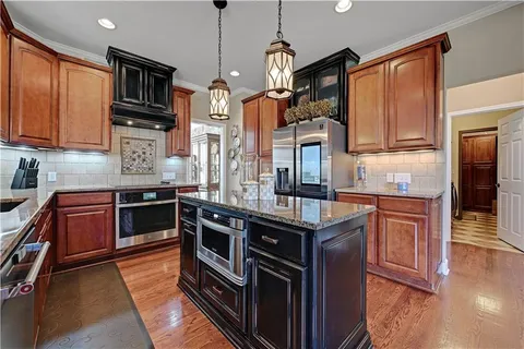 $660,000 | 14316 Windsor Drive, Leawood, KS 66224