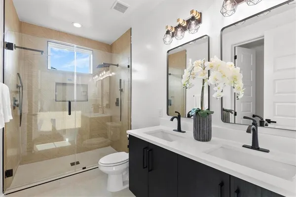 $3,550 | 723 West 10th Street, Unit 101, Dallas, TX 75208