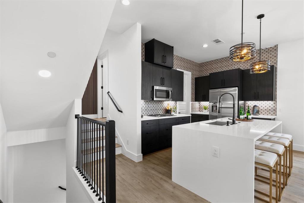 723 West 10th Street, Unit 101 Dallas, TX 75208 - Photo 5 of 36