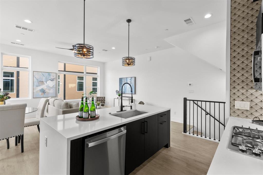 723 West 10th Street, Unit 101 Dallas, TX 75208 - Photo 9 of 36