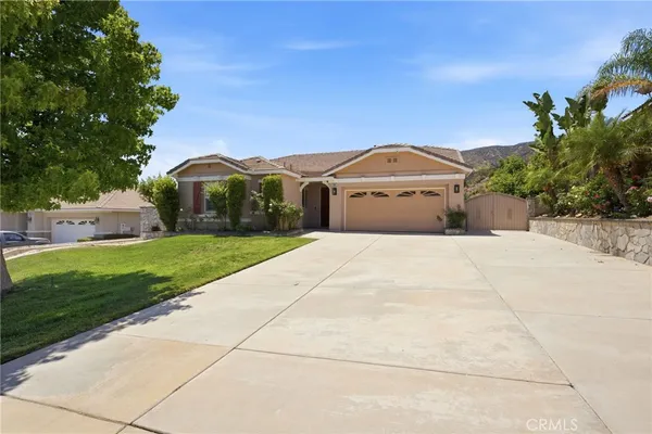$749,000 | 13647 Silver Stirrup Drive, Corona, CA 92883