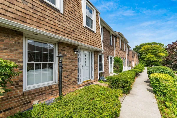 $179,900 | 486 Clairbrook Avenue, Columbus, OH 43228
