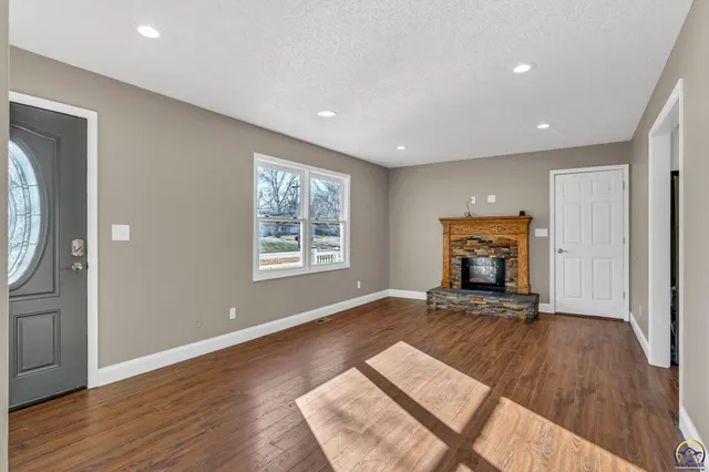 $235,000 | 1606 Southeast 37th Street, Topeka, KS 66605