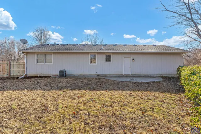 $235,000 | 1606 Southeast 37th Street, Topeka, KS 66605