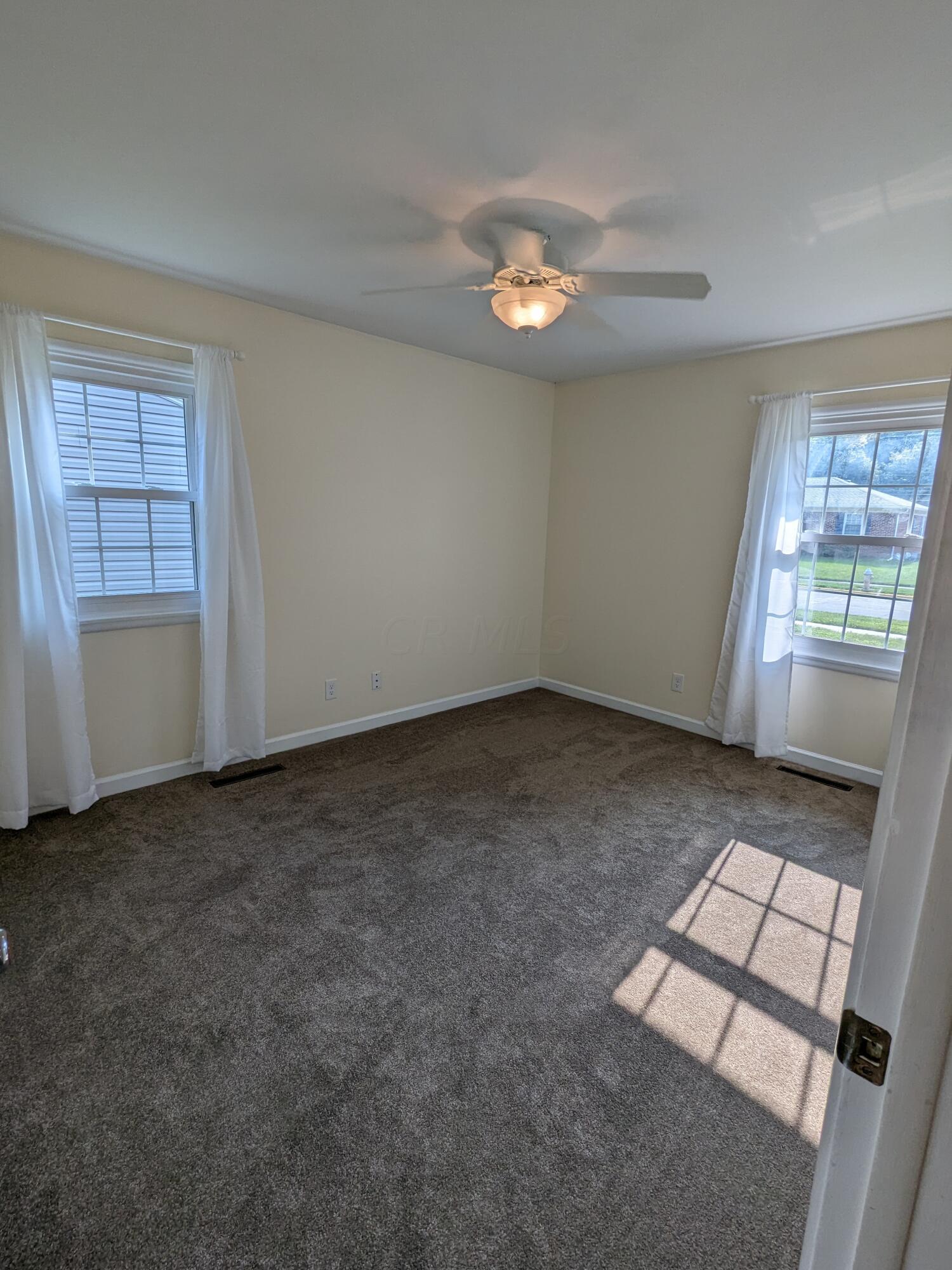 363 Topsfield Road Columbus, OH 43228 - Photo 18 of 30 PXL_20230801_132707558
