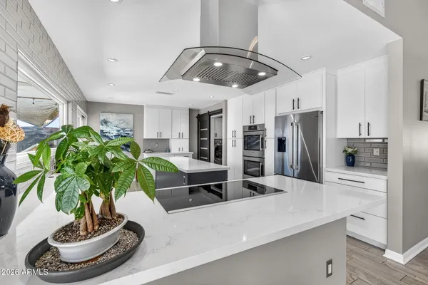 $949,000 | 2249 East Mercer Lane, Phoenix, AZ 85028