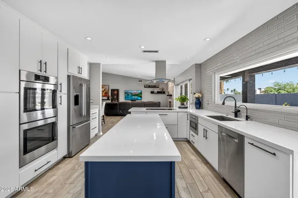 $949,000 | 2249 East Mercer Lane, Phoenix, AZ 85028