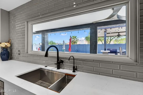 $949,000 | 2249 East Mercer Lane, Phoenix, AZ 85028