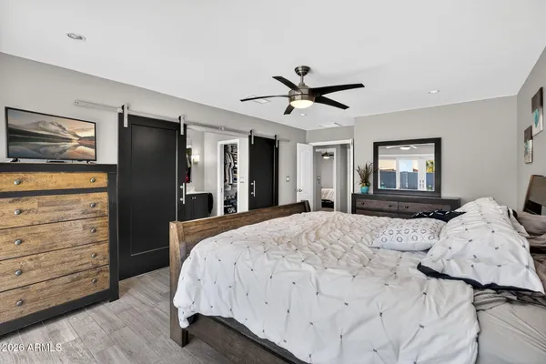 $949,000 | 2249 East Mercer Lane, Phoenix, AZ 85028