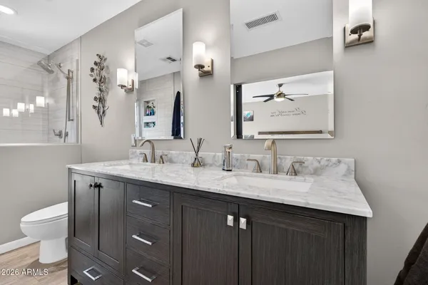 $949,000 | 2249 East Mercer Lane, Phoenix, AZ 85028