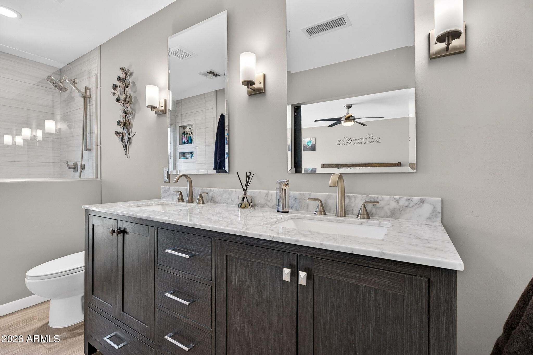 2249 East Mercer Lane Phoenix, AZ 85028 - Photo 24 of 82 30-web-or-mls-064E Mercer Ln