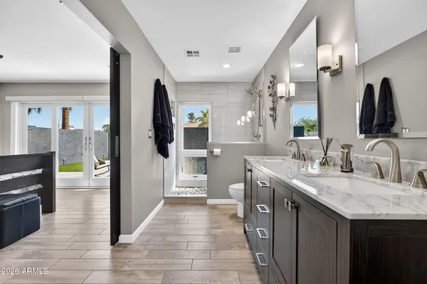 $949,000 | 2249 East Mercer Lane, Phoenix, AZ 85028