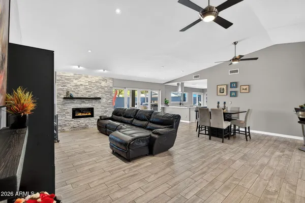 $949,000 | 2249 East Mercer Lane, Phoenix, AZ 85028