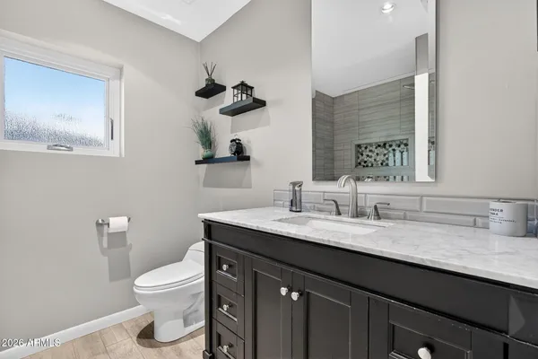 $949,000 | 2249 East Mercer Lane, Phoenix, AZ 85028