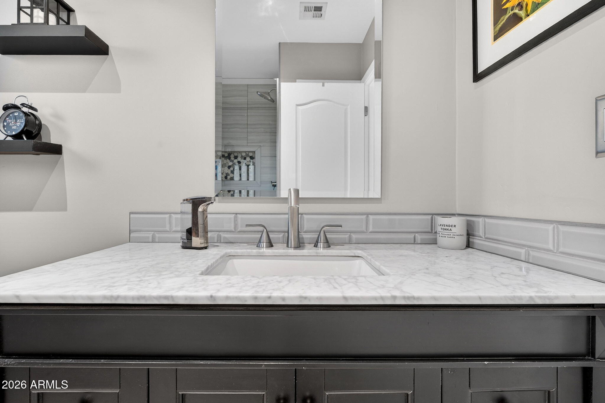 2249 East Mercer Lane Phoenix, AZ 85028 - Photo 34 of 82 40-web-or-mls-054E Mercer Ln