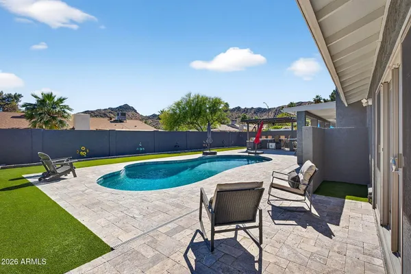 $949,000 | 2249 East Mercer Lane, Phoenix, AZ 85028