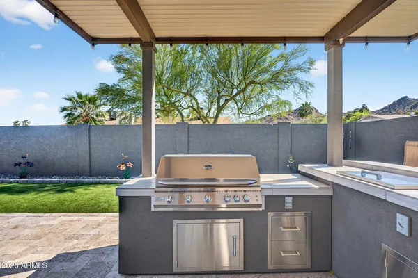 $949,000 | 2249 East Mercer Lane, Phoenix, AZ 85028