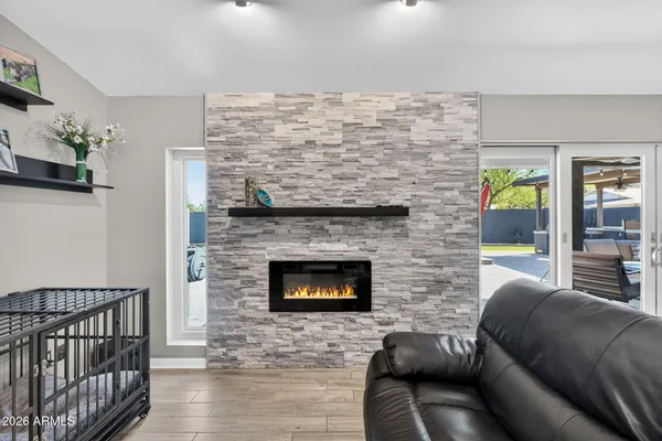 $949,000 | 2249 East Mercer Lane, Phoenix, AZ 85028