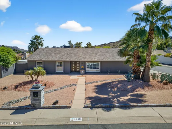 $949,000 | 2249 East Mercer Lane, Phoenix, AZ 85028