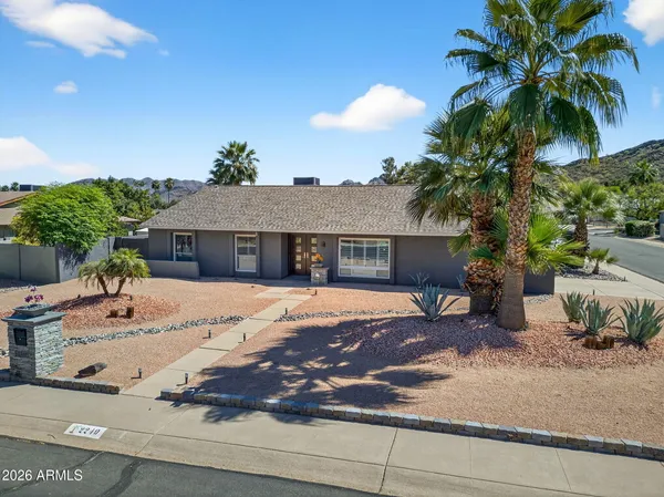 $949,000 | 2249 East Mercer Lane, Phoenix, AZ 85028