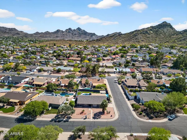 $949,000 | 2249 East Mercer Lane, Phoenix, AZ 85028