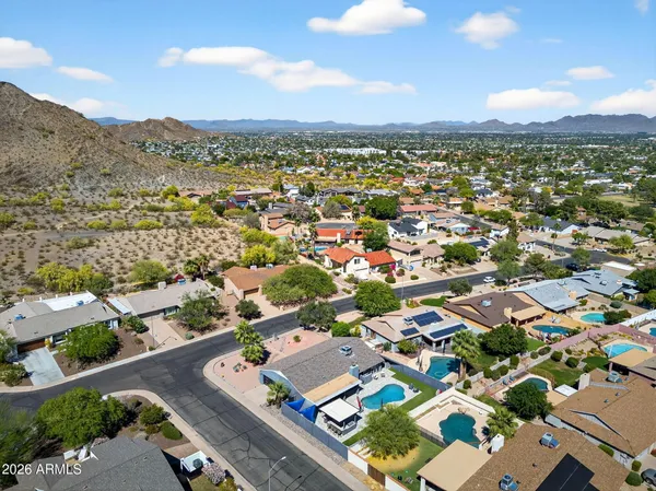 $949,000 | 2249 East Mercer Lane, Phoenix, AZ 85028