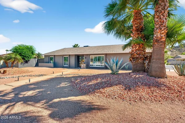 $949,000 | 2249 East Mercer Lane, Phoenix, AZ 85028