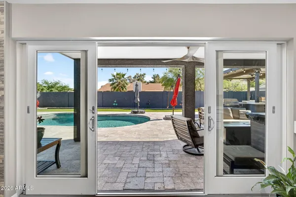 $949,000 | 2249 East Mercer Lane, Phoenix, AZ 85028